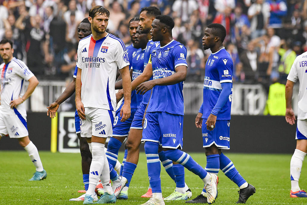 里昂队遭遇失利，陷入法甲积分榜困境的简单介绍