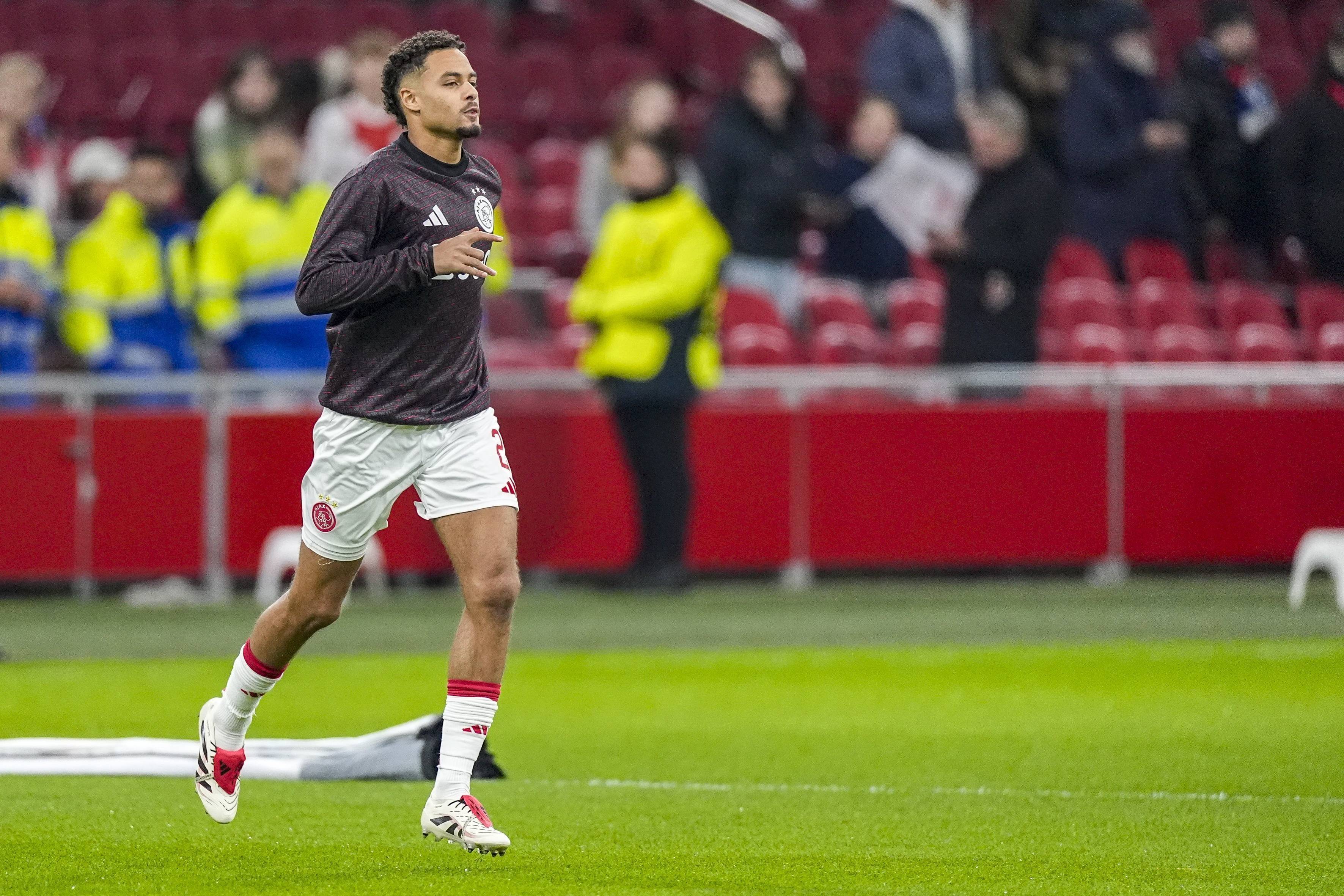 九游体育入口-罗马后卫因伤离场，或将缺席几场比赛的简单介绍