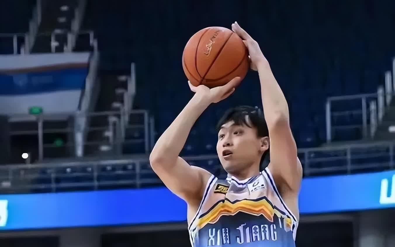 包含赫特菲客场大胜正在垂直的休斯敦，喜迎联赛两连胜的词条