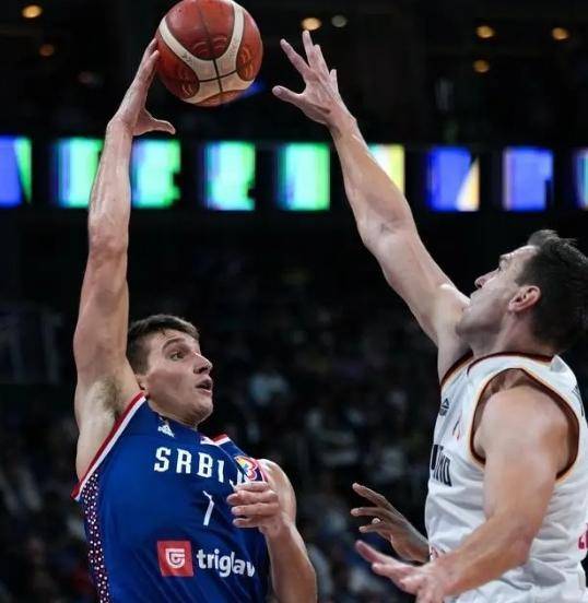 荷兰客场惨败塞尔维亚，遭遇困境