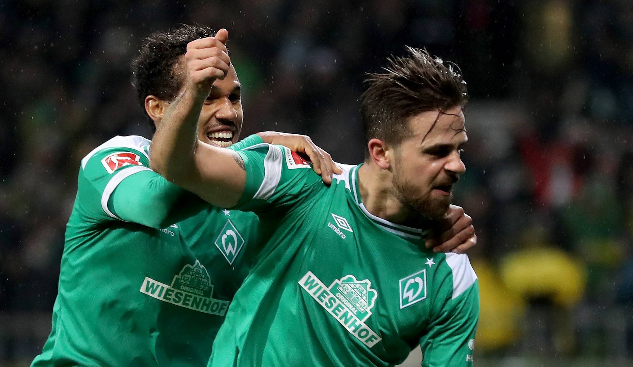 包含汉堡客场战平云达不莱梅，保持不败纪录的词条