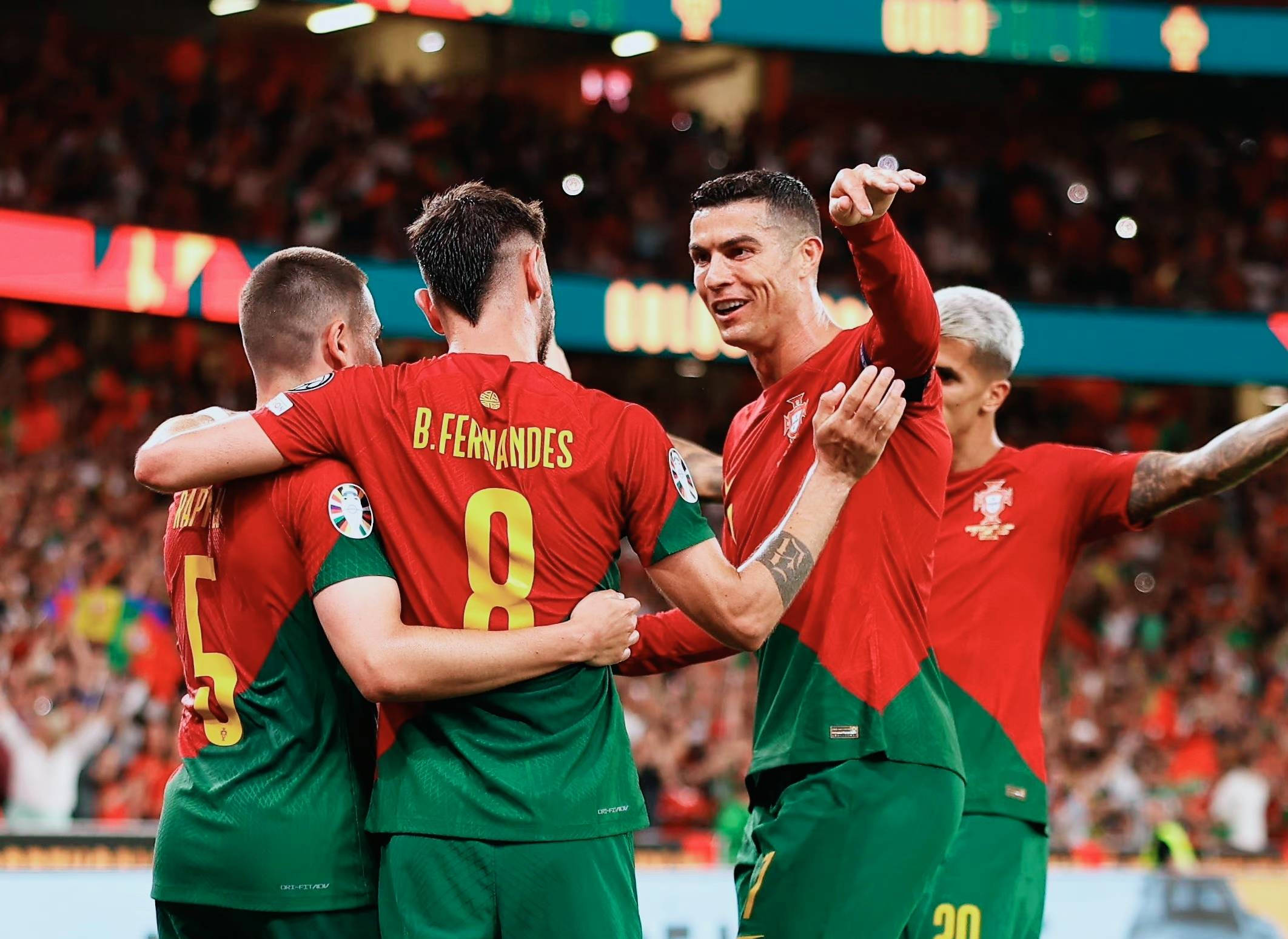 九游体育官网入口-葡萄牙国家队备战关键比赛选手们积极备战的简单介绍