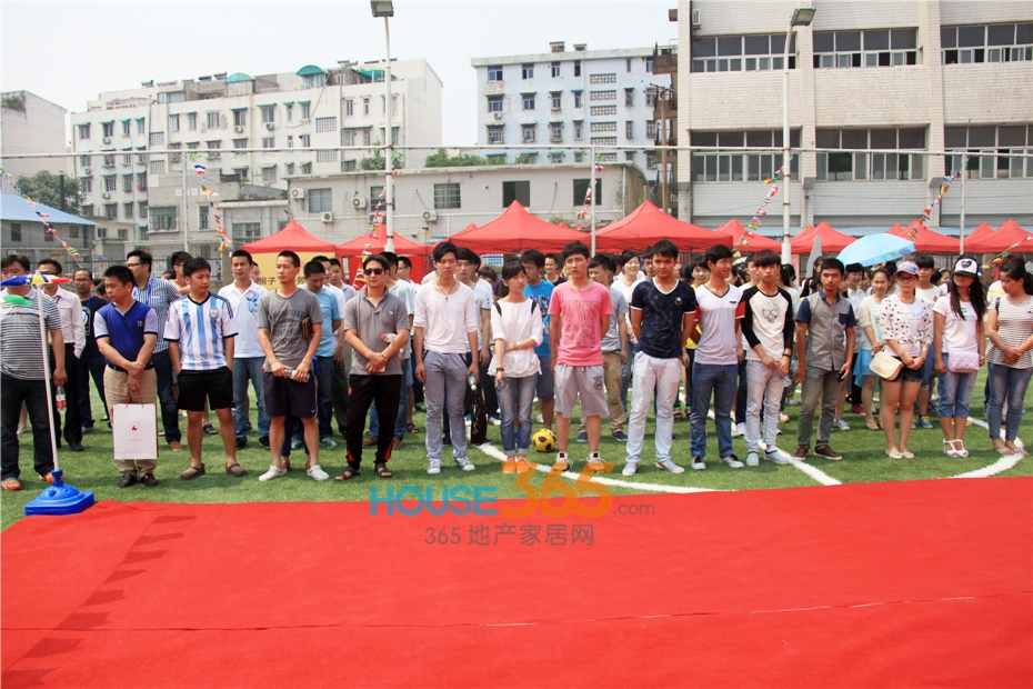 包含雄关漫道，运动员们在赛场上演绎英勇传奇的词条