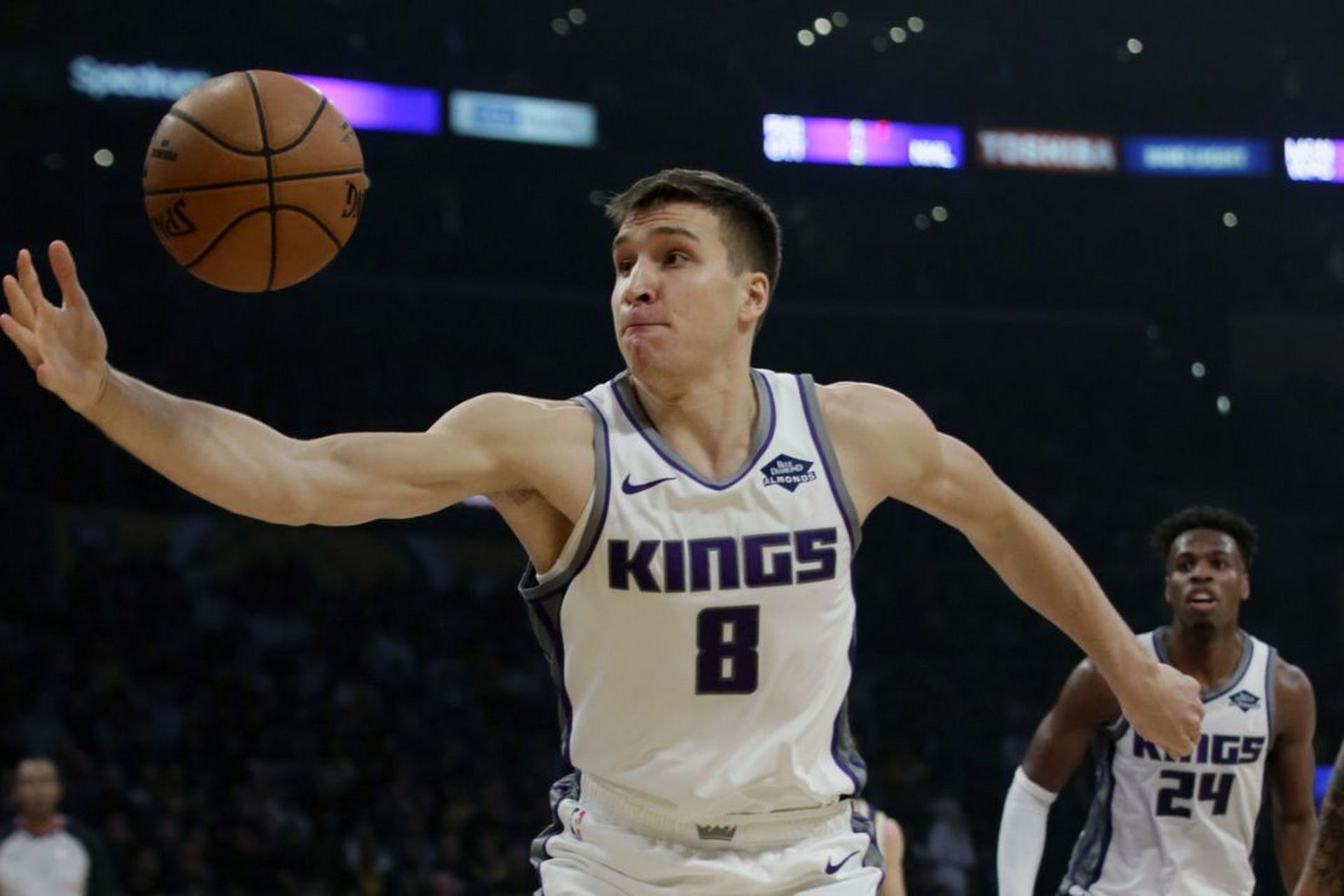 国王后卫担任发起人发起公益活动