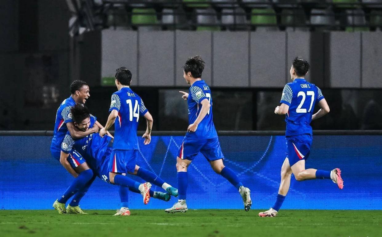 九游体育直播-热门球队在比赛中取得胜利领跑