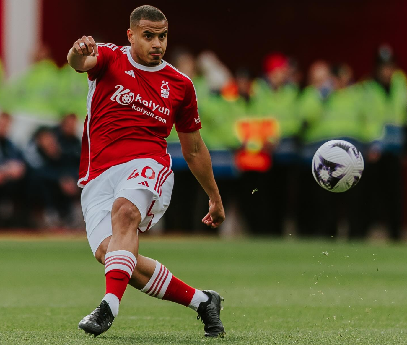 阿森纳教练组考察弗赖堡球员，或有意引进