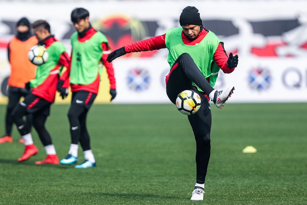 包含亚冠足球比赛的天气因素成为球员备考要点的词条