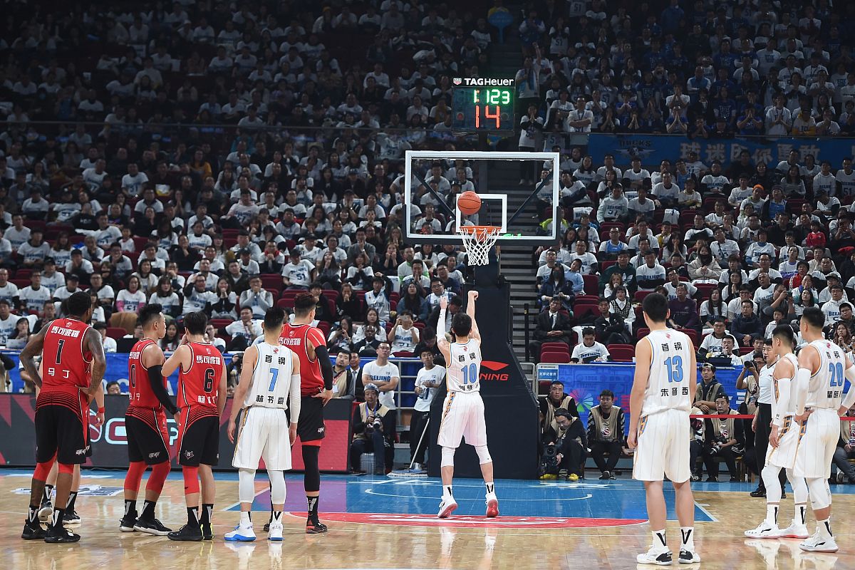 老鹰队调整战术，期待在与鹈鹕队比赛中取得胜利