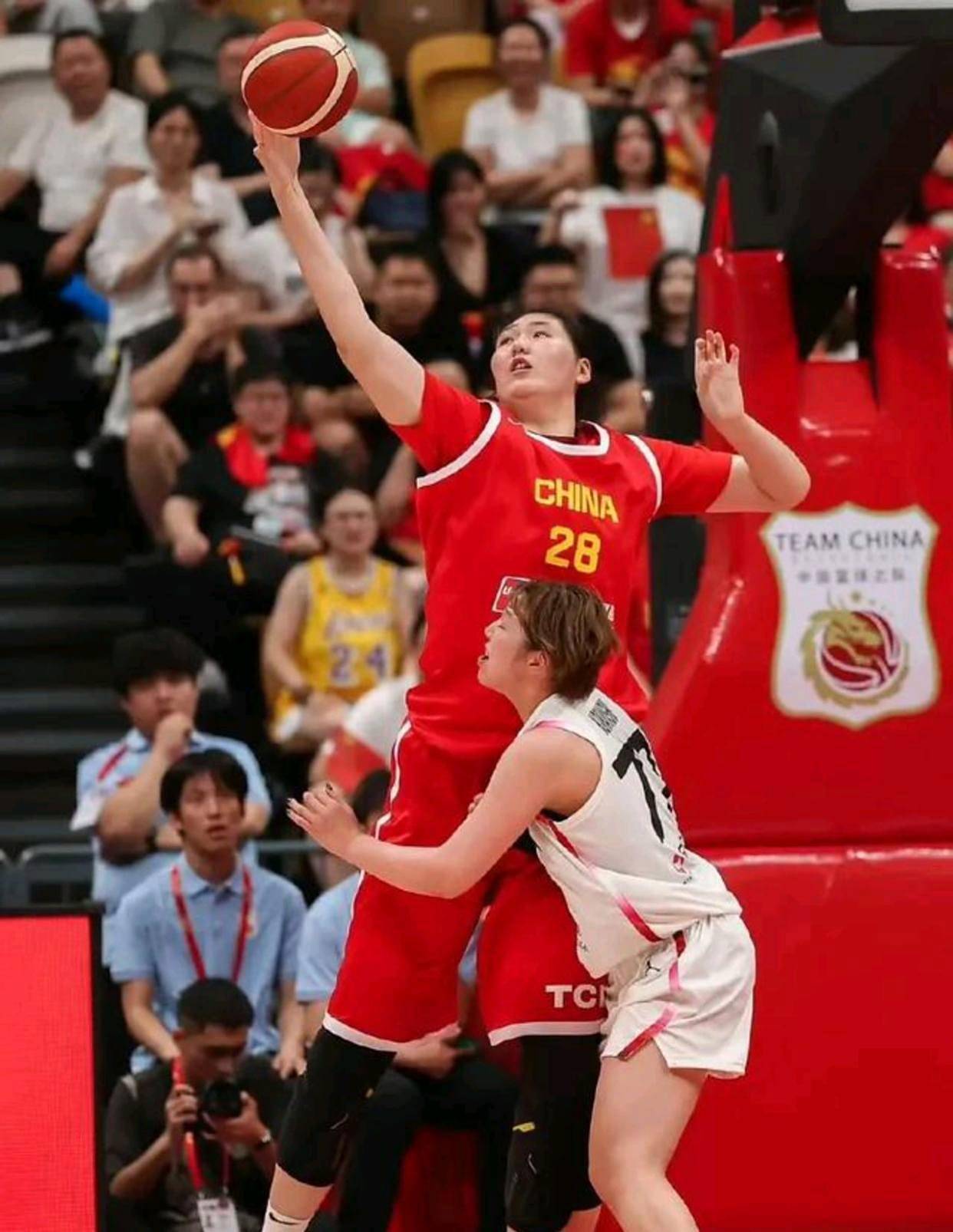 澳大利亚篮球盛事：前三甲擦肩过关