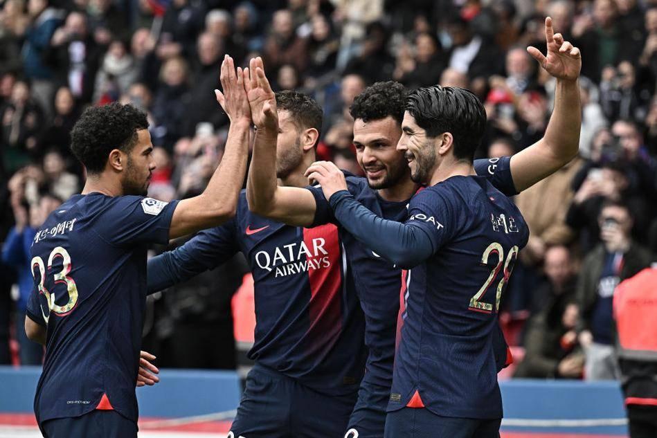 巴黎在客场平局后，需要进一步提升实力