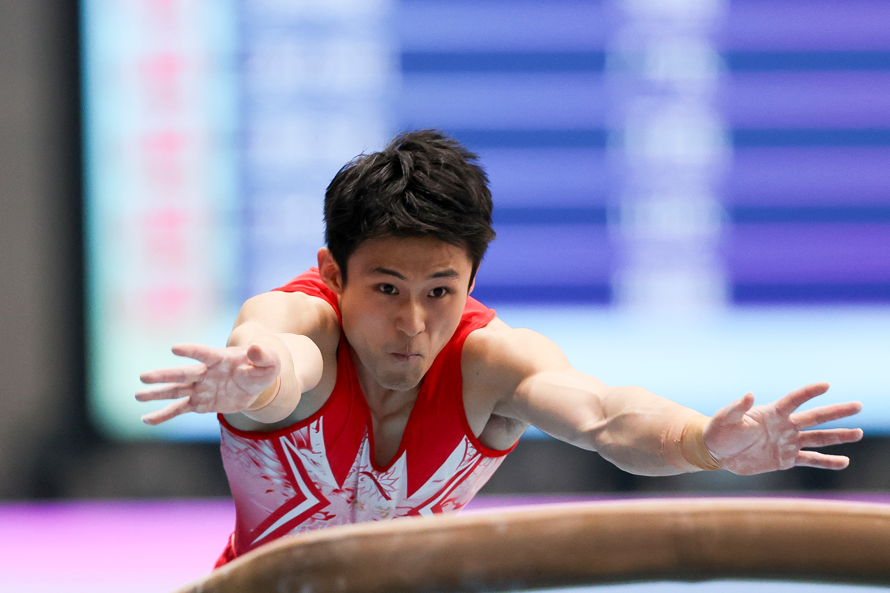 九游体育网站-体操新星崭露头角！少年选手获得金牌