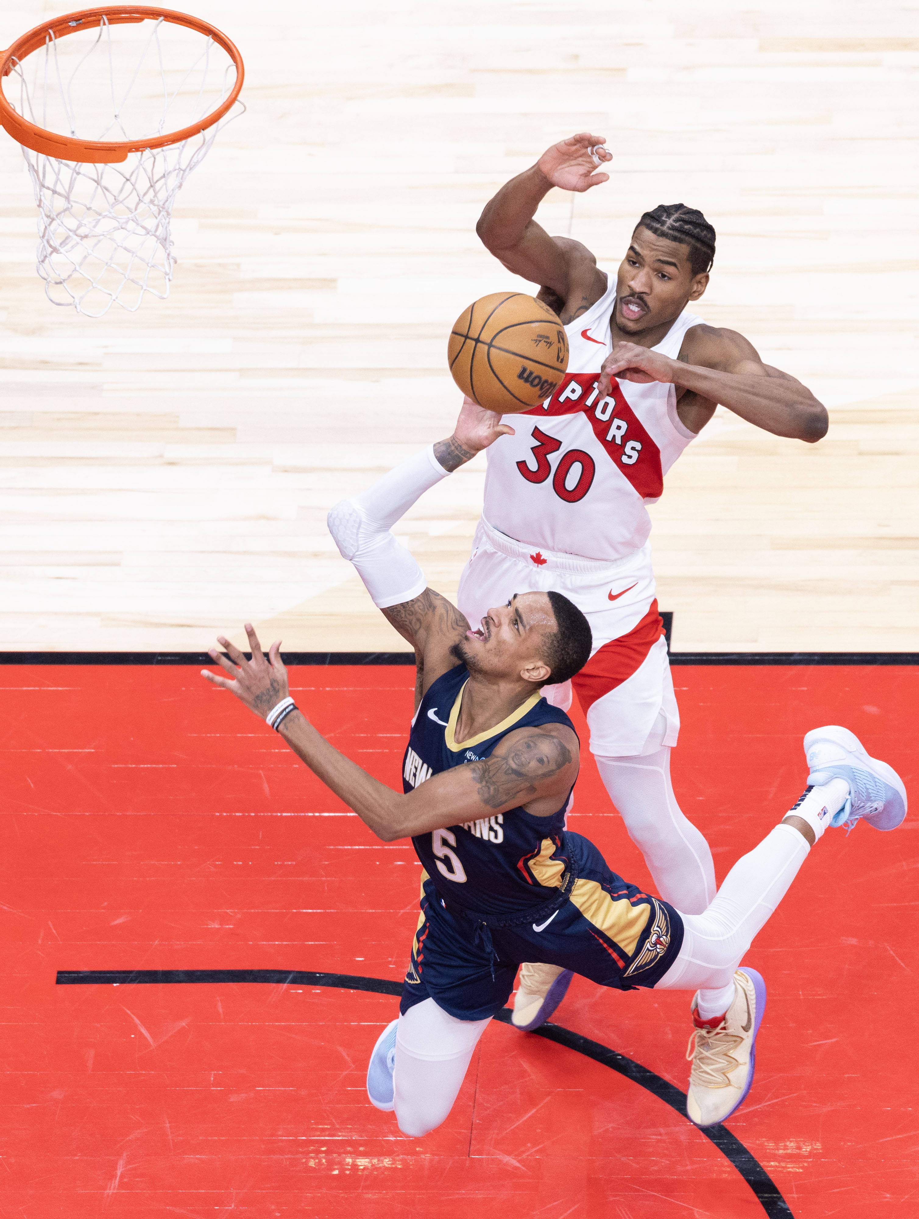 九游体育中国官网-猛龙队再度大胜对手，东部第一稳如磐石