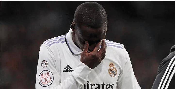 九游体育登录-热刺铁蹄尘埃，面临保级困境