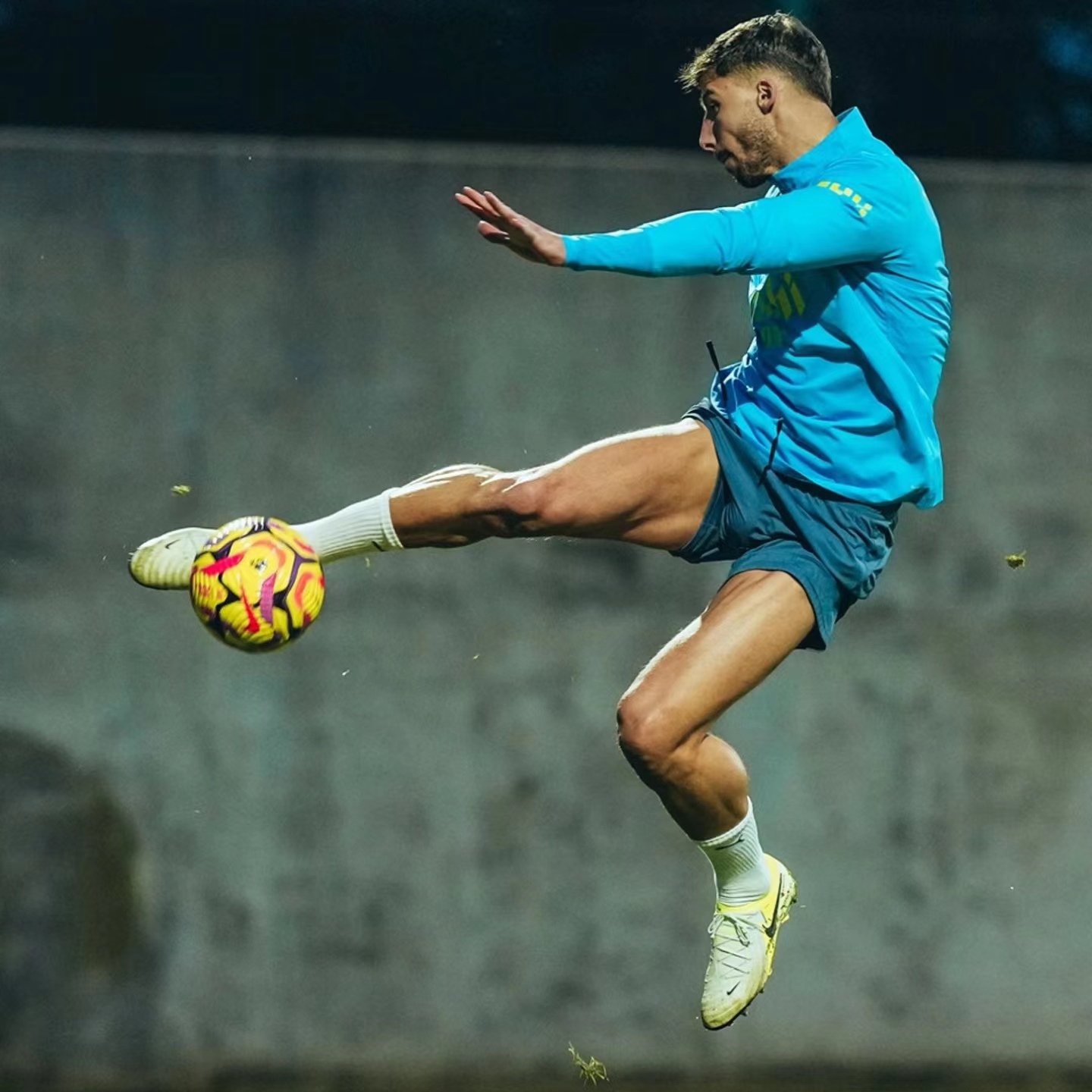 九游体育登录-莱切斯特城惊险获胜，升至前列的简单介绍