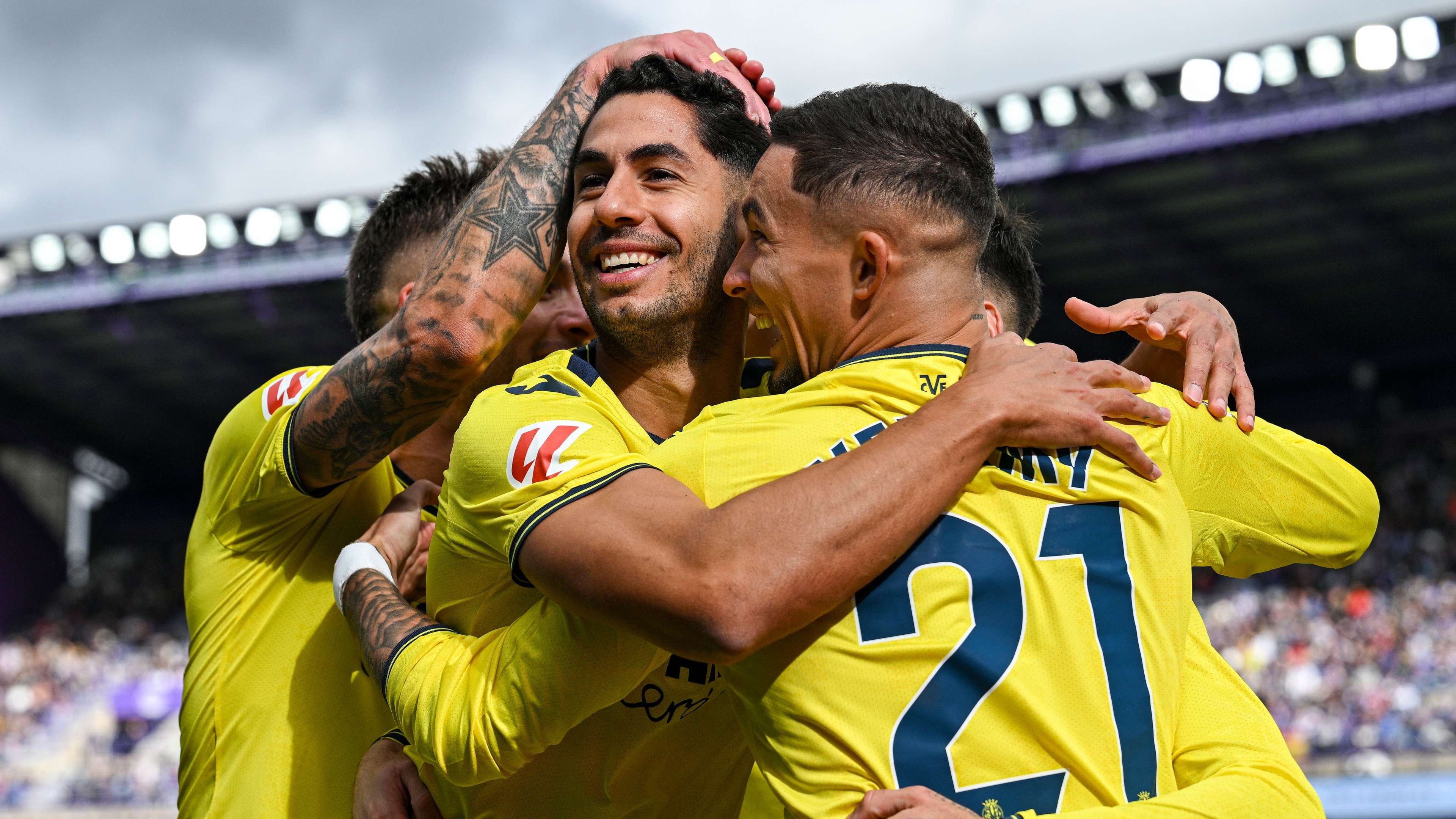 九游体育app下载-塞维利亚抢眼表现，轻取对手